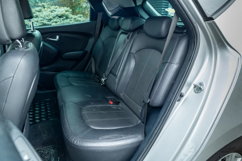 Hyundai IX35 2.0 CRDI 4WD, снимка 8 - Автомобили и джипове - 53478316