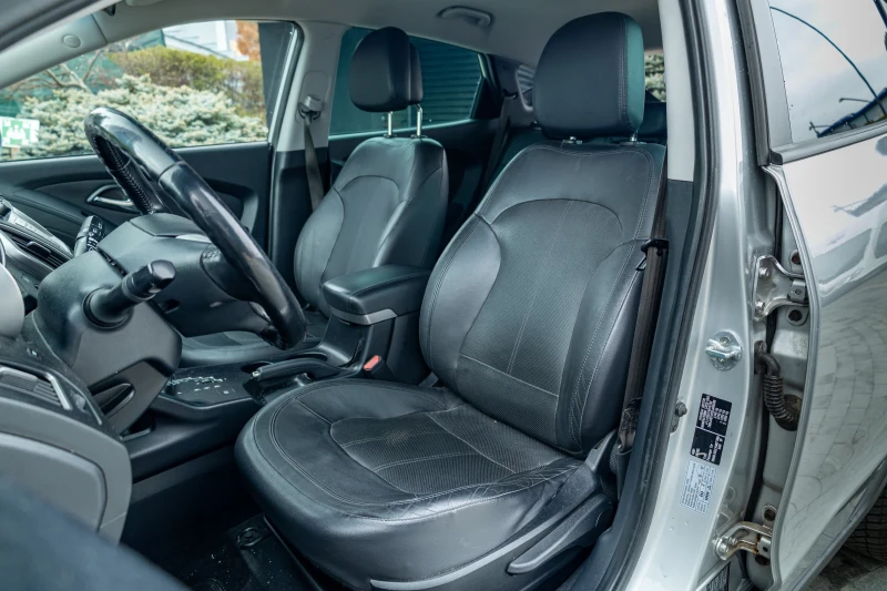 Hyundai IX35 2.0 CRDI 4WD, снимка 7 - Автомобили и джипове - 53478316