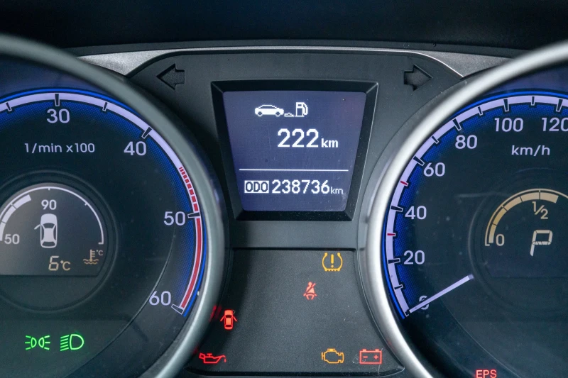 Hyundai IX35 2.0 CRDI 4WD, снимка 11 - Автомобили и джипове - 53478316