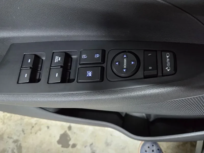 Hyundai Tucson DIESEL 2.0 4WD SMART, снимка 13 - Автомобили и джипове - 55349206