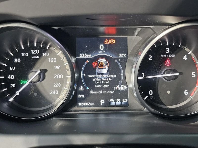 Land Rover Discovery Sport 2.0 Automatic, снимка 6 - Автомобили и джипове - 55841980