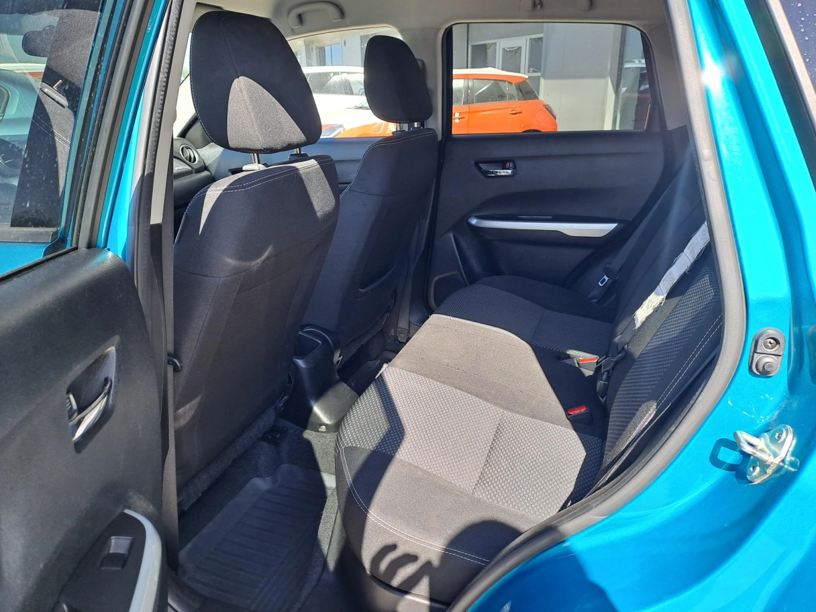 Suzuki Vitara 1.6 GL+ 4X4 - изображение 9