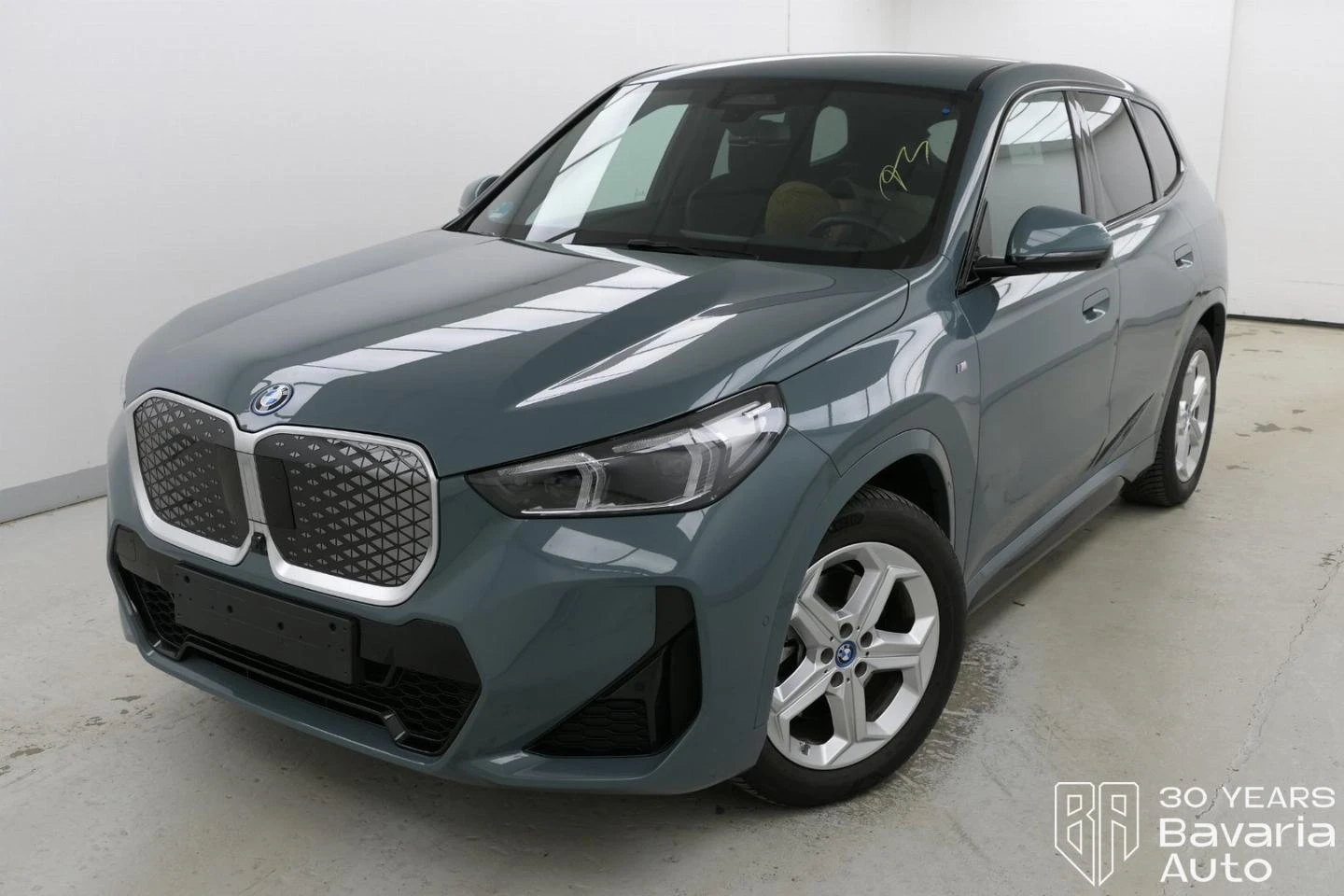 BMW iX1 30 xDrive M Sport Paket Automatic | Mobile.bg   1