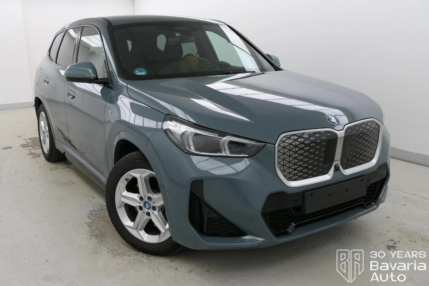BMW iX1 30 xDrive M Sport Paket Automatic | Mobile.bg   4