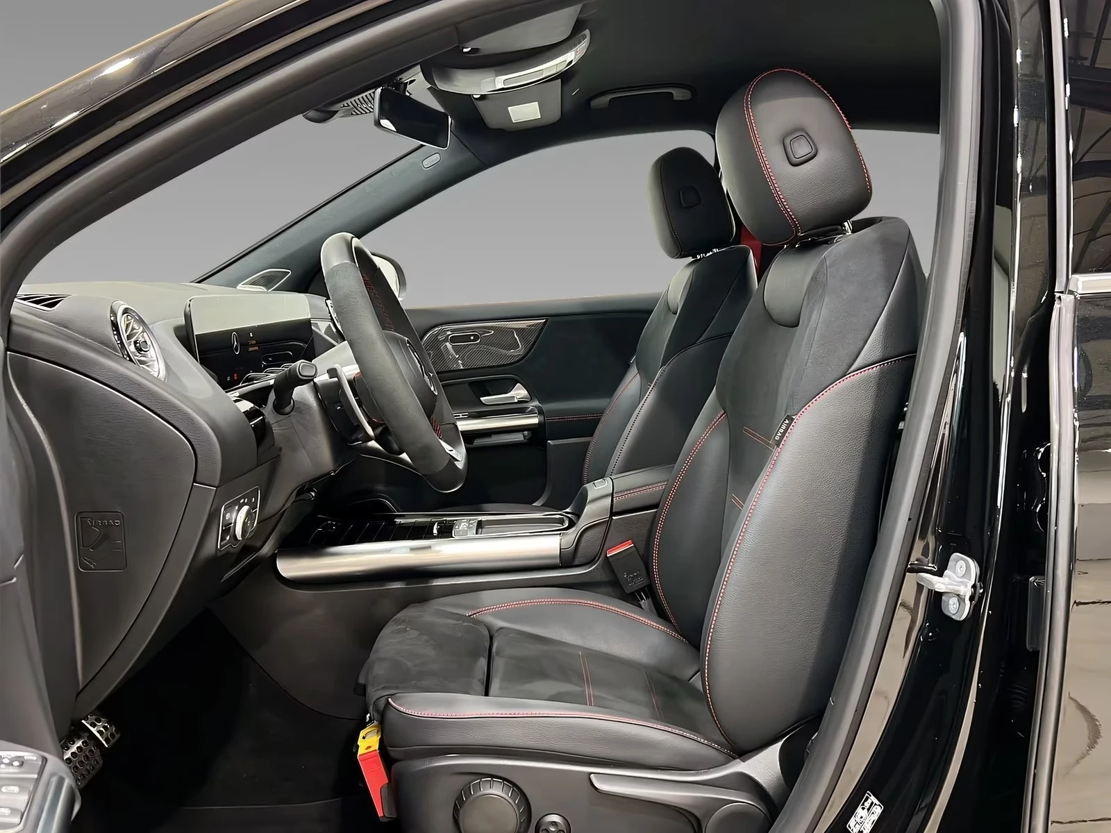 Mercedes-Benz GLA 45 AMG 45 S AMG 4M - изображение 7