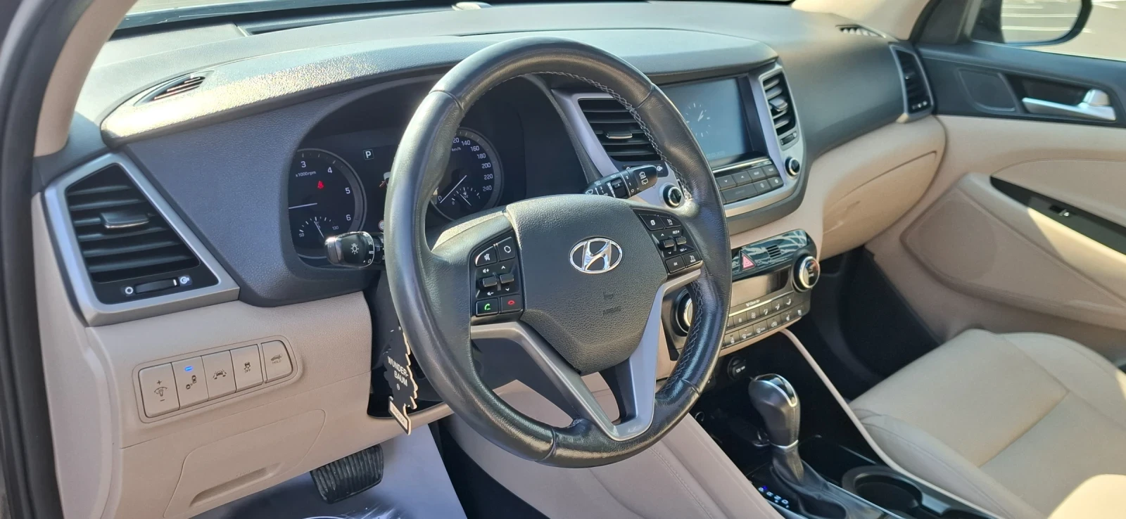 Hyundai Tucson VERTEX Automat  Панорама 139000км, снимка 9 - Автомобили и джипове - 53745966