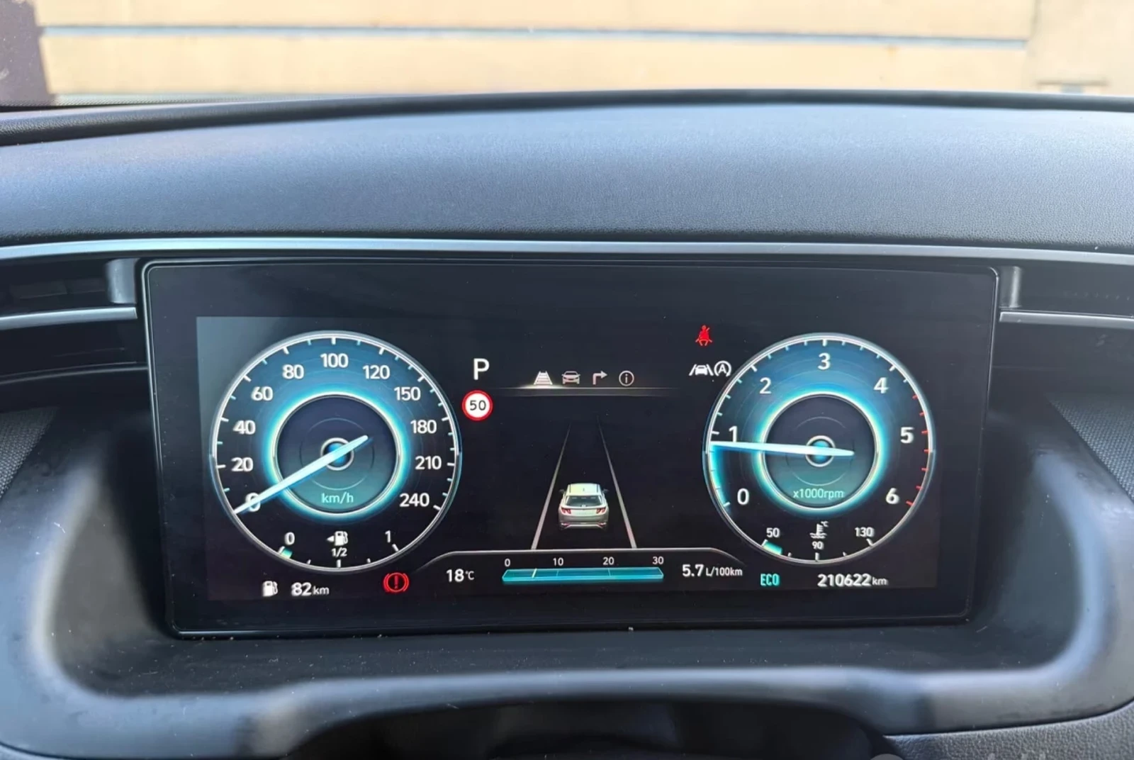 Hyundai Tucson 1, 6 Mild Hibrid, снимка 10 - Автомобили и джипове - 53950062