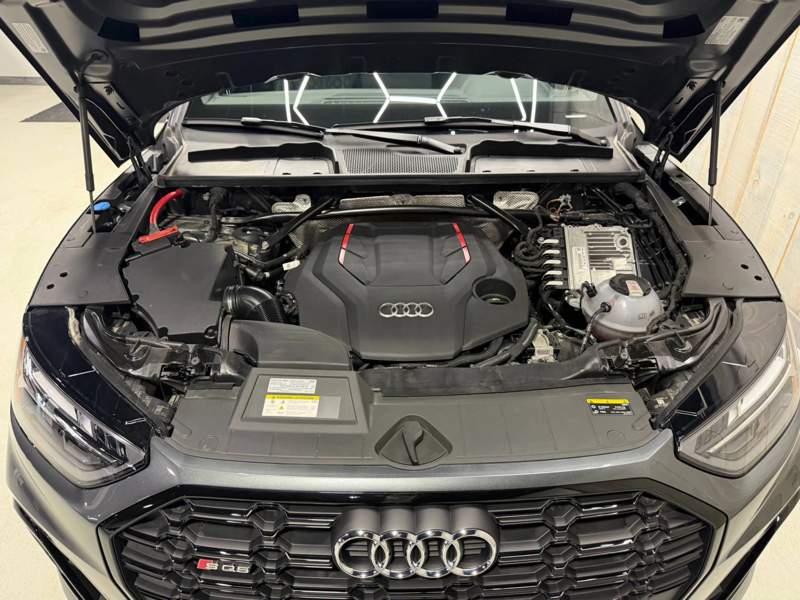 Audi SQ5 PROGRESSIV С РЕГИСТРАЦИЯ & АВТО КРЕДИТ, снимка 11 - Автомобили и джипове - 54005312