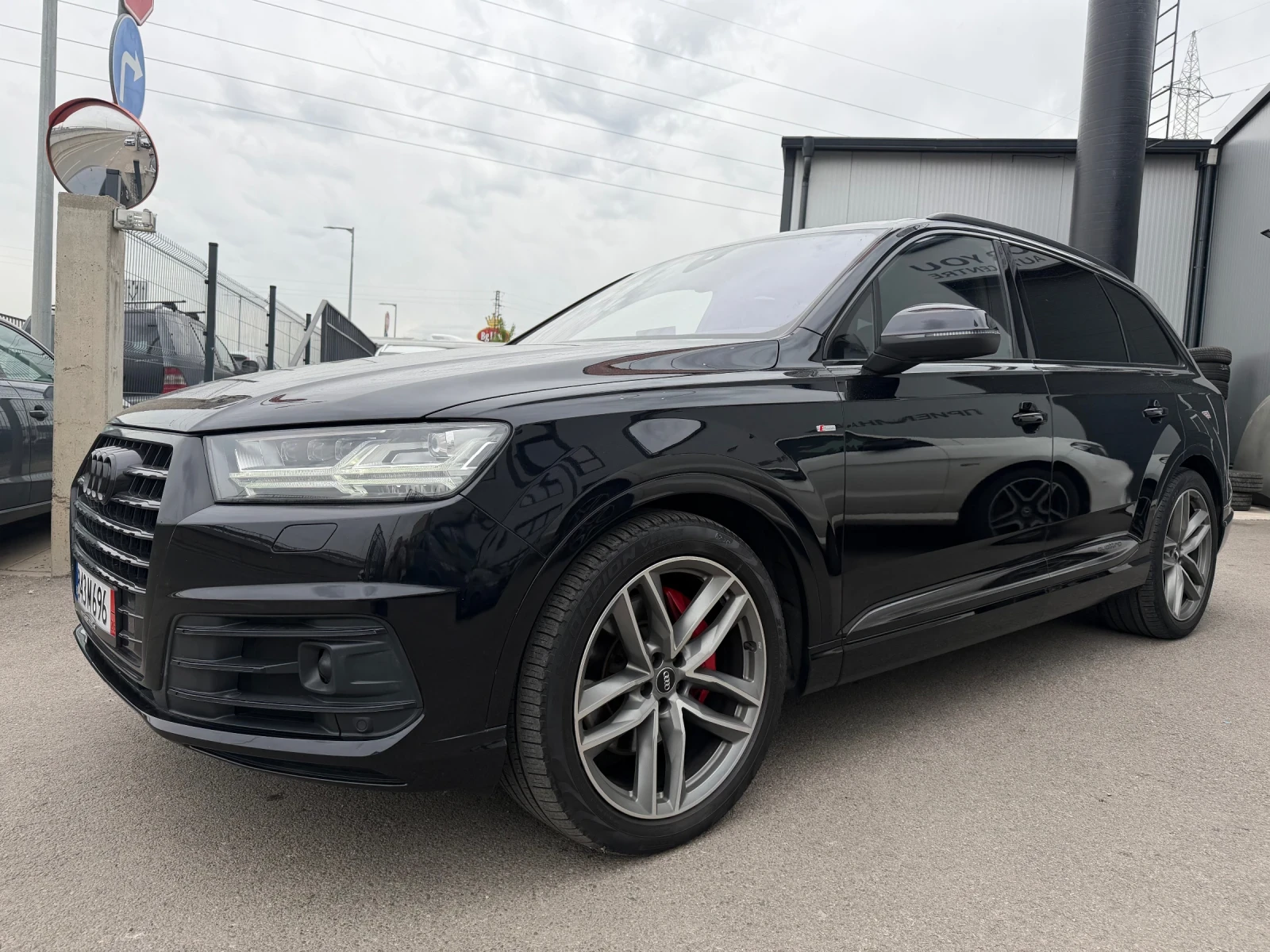Audi Q7 3.0 TDI Quattro S line 7 Местен ДДС, снимка 3 - Автомобили и джипове - 54475285