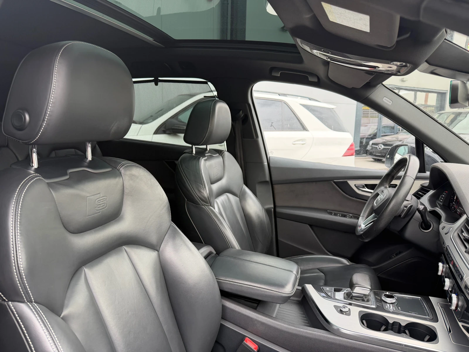 Audi Q7 3.0 TDI Quattro S line 7 Местен ДДС, снимка 11 - Автомобили и джипове - 54475285