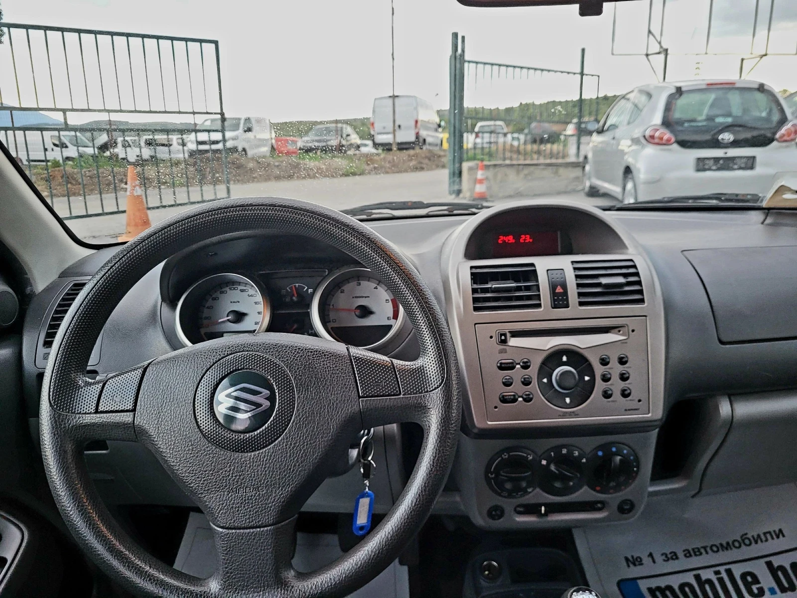 Suzuki Ignis 1.3DDIS, снимка 9 - Автомобили и джипове - 54804273