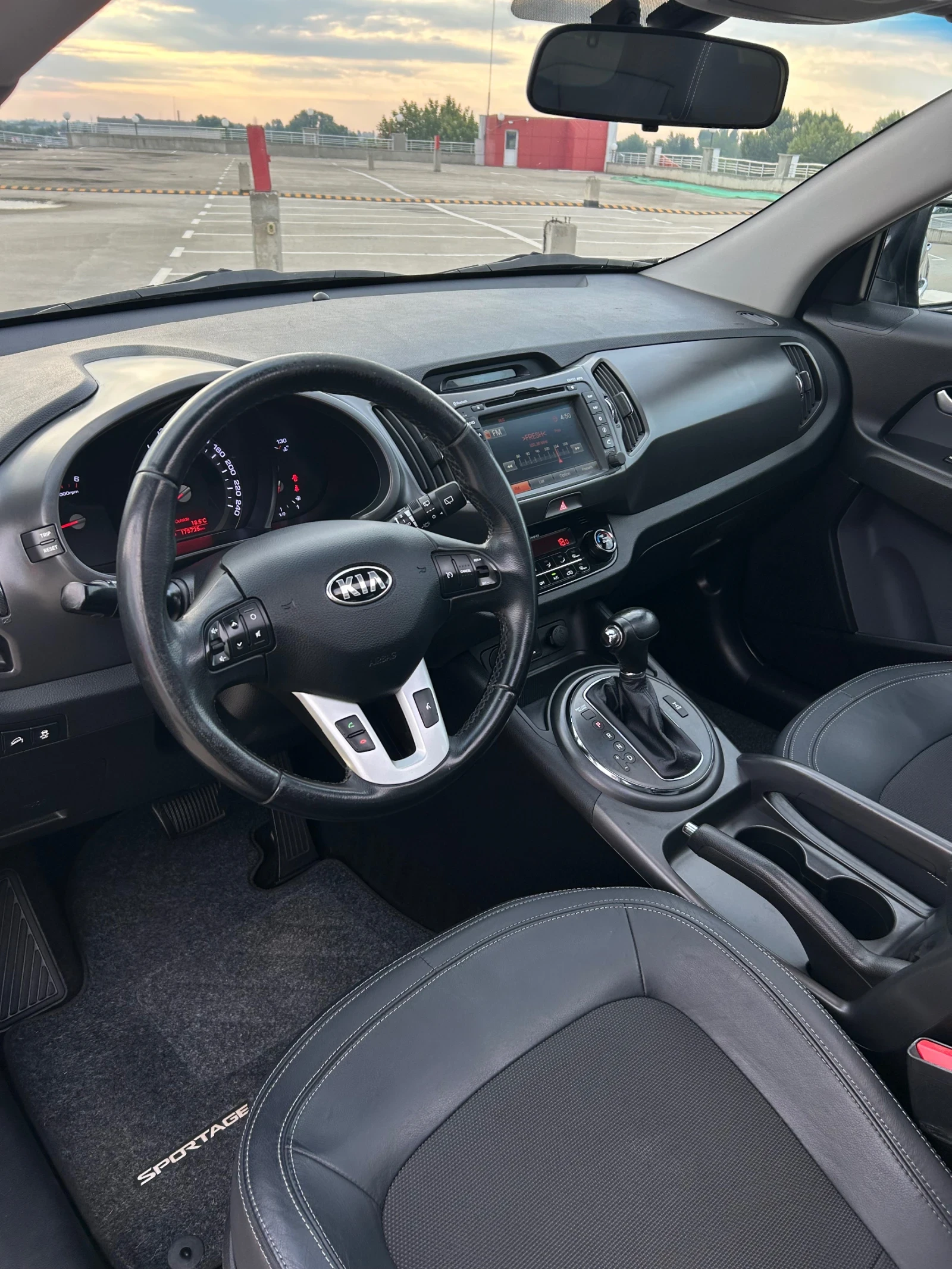 Kia Sportage 2.0 CRDI // 185к.с.// 4х4 // Автоматик // Панорама, снимка 9 - Автомобили и джипове - 54965507