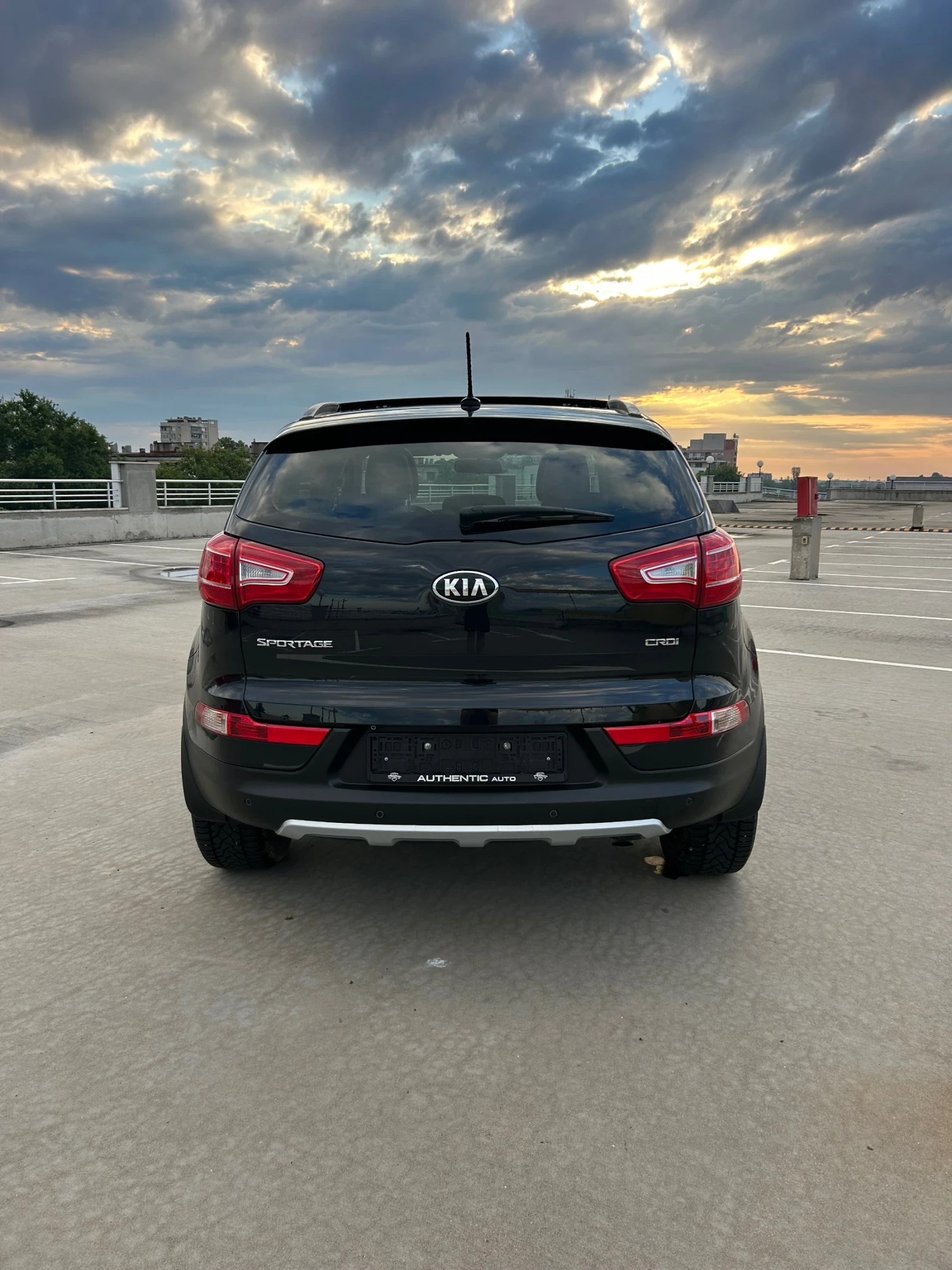 Kia Sportage 2.0 CRDI // 185к.с.// 4х4 // Автоматик // Панорама, снимка 4 - Автомобили и джипове - 54965507