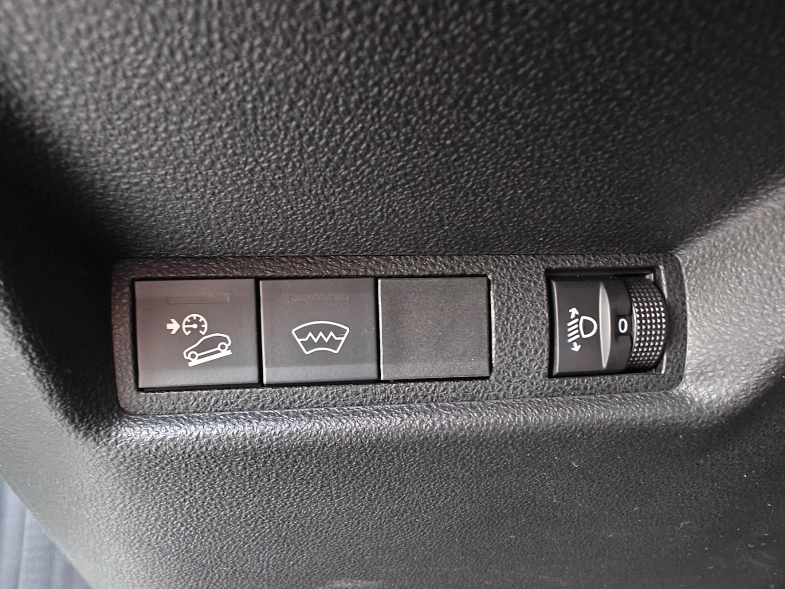 Jeep Avenger 56KWH | Mobile.bg � ����������� 14
