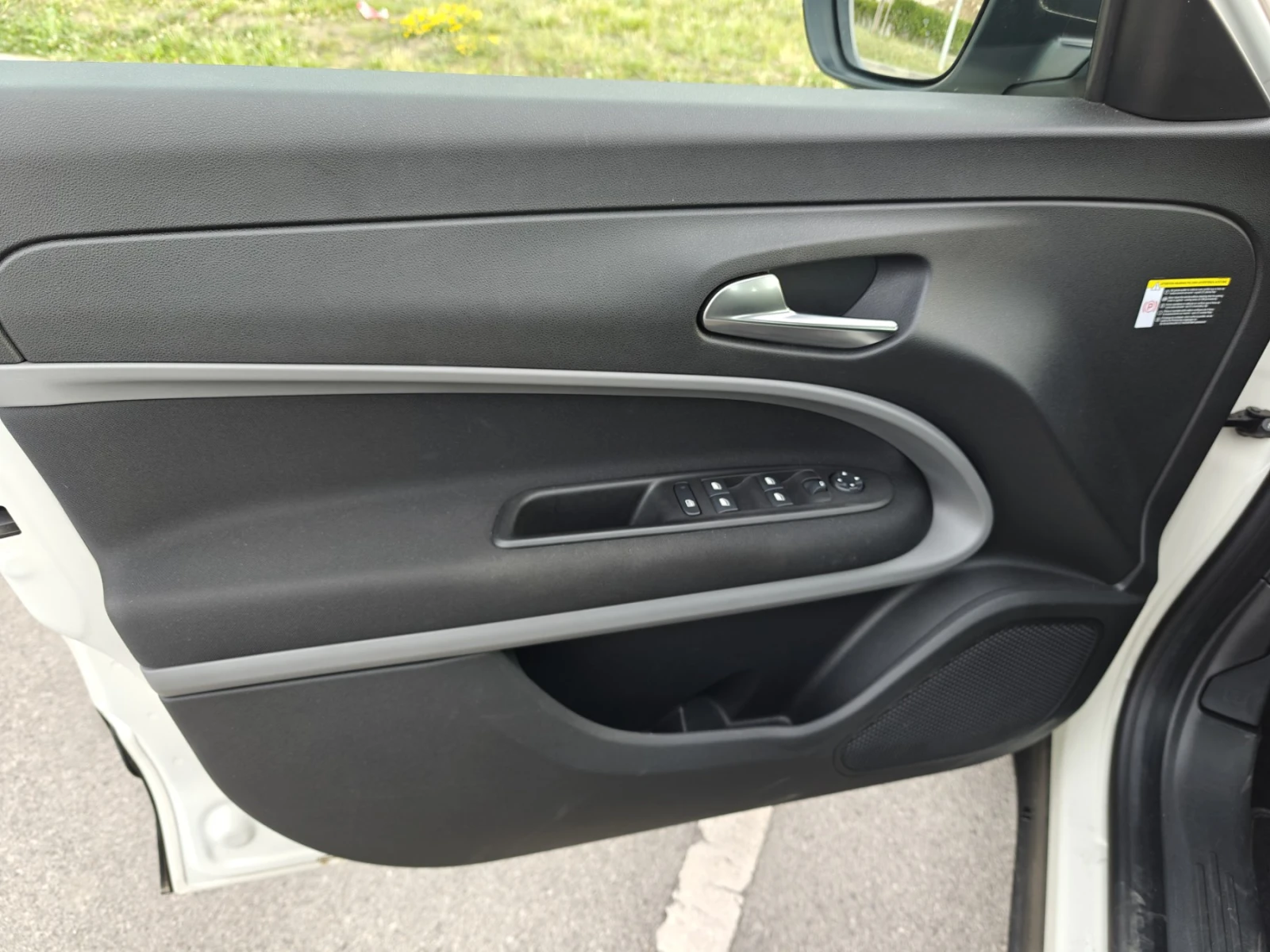 Jeep Avenger 56KWH | Mobile.bg � ����������� 11