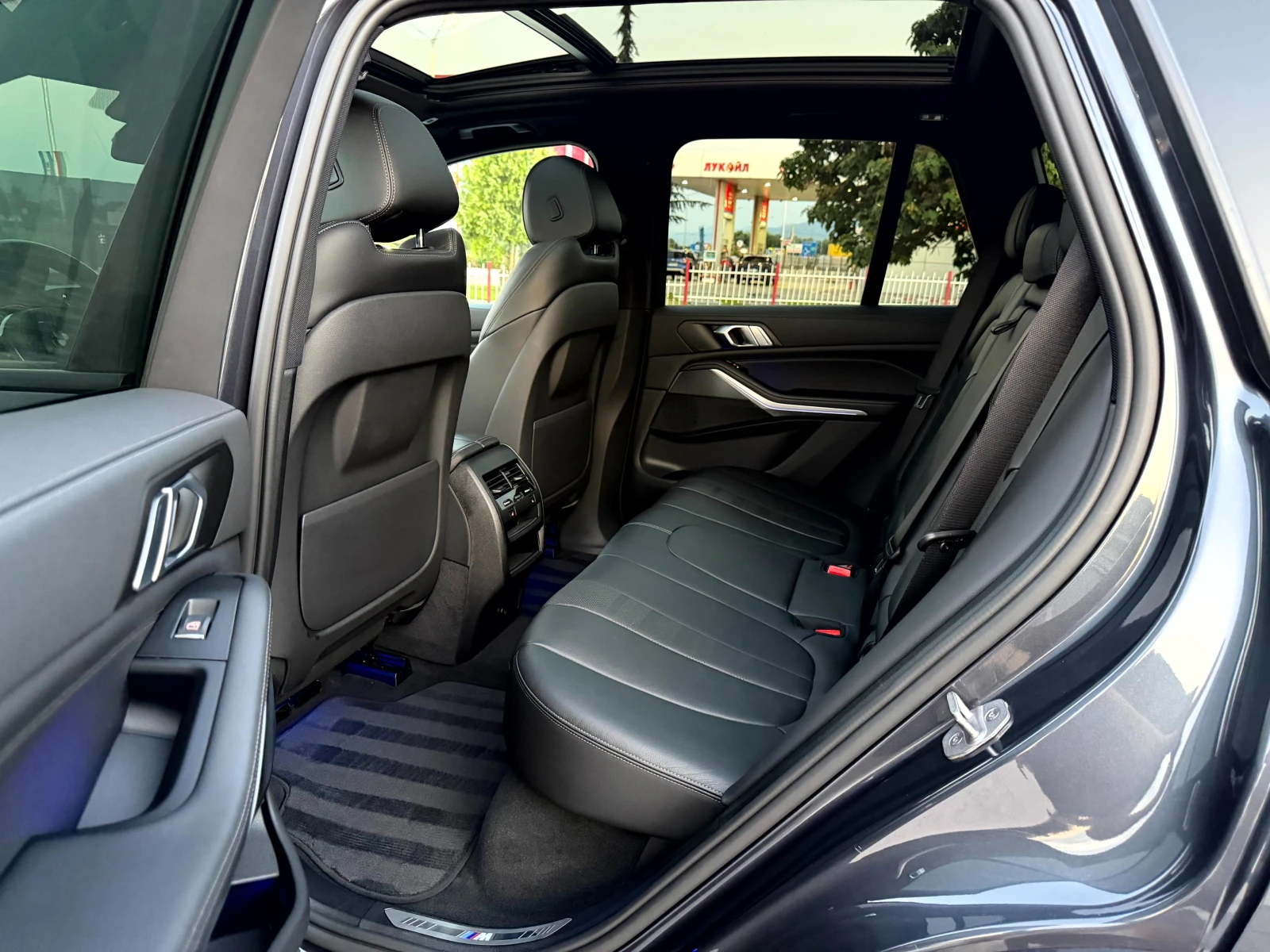 BMW X5 3.0d X-DRIVE M-SPORT MHEV 48V ПЪЛНА СЕРВ. ИСТОРИЯ!, снимка 11 - Автомобили и джипове - 55463970