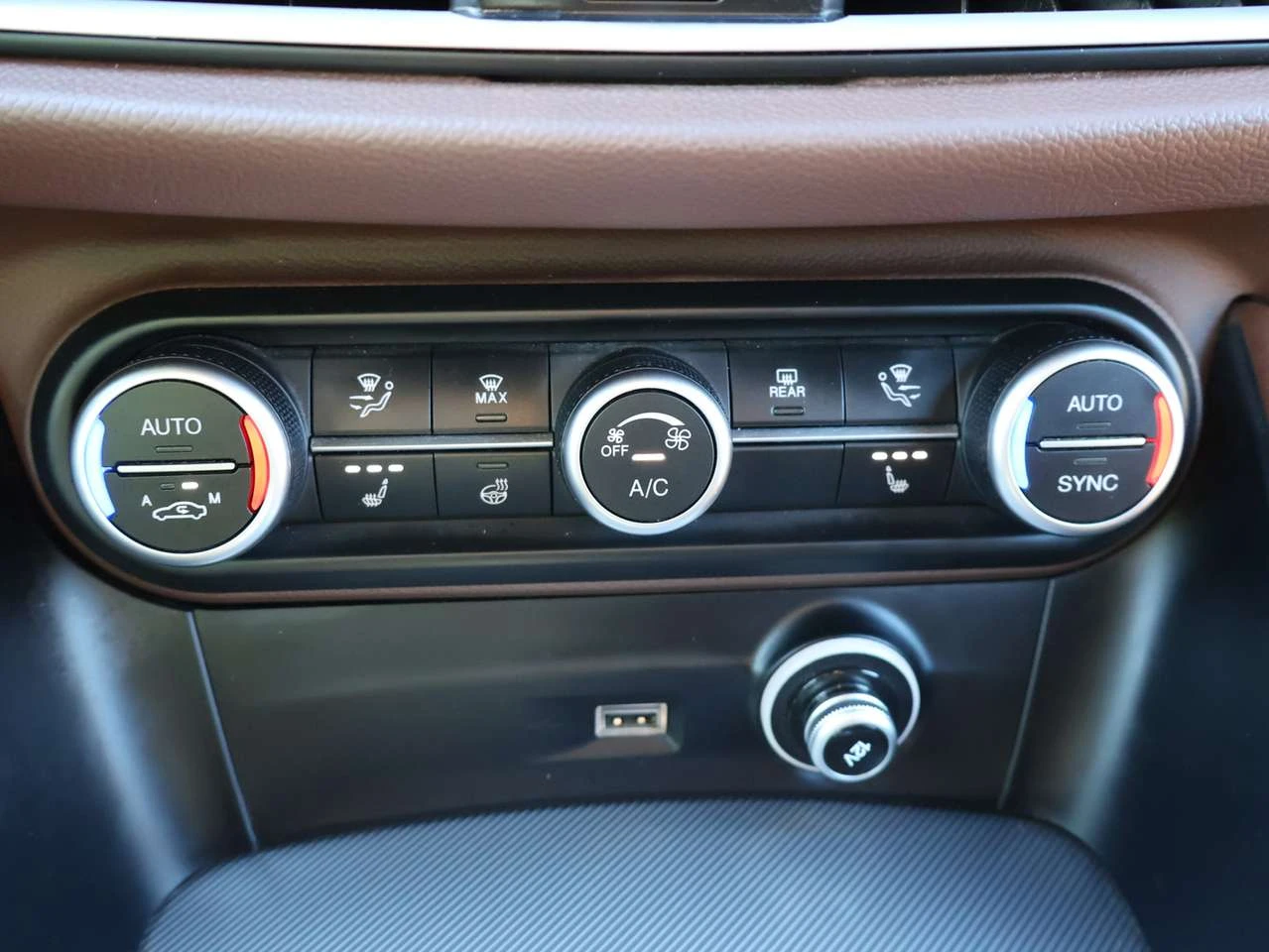 Alfa Romeo Stelvio TI * ACCIDENT FREE* ALFA ROMEO MAINTAIN* 2ND WIMTE | Mobile.bg � ����������� 11