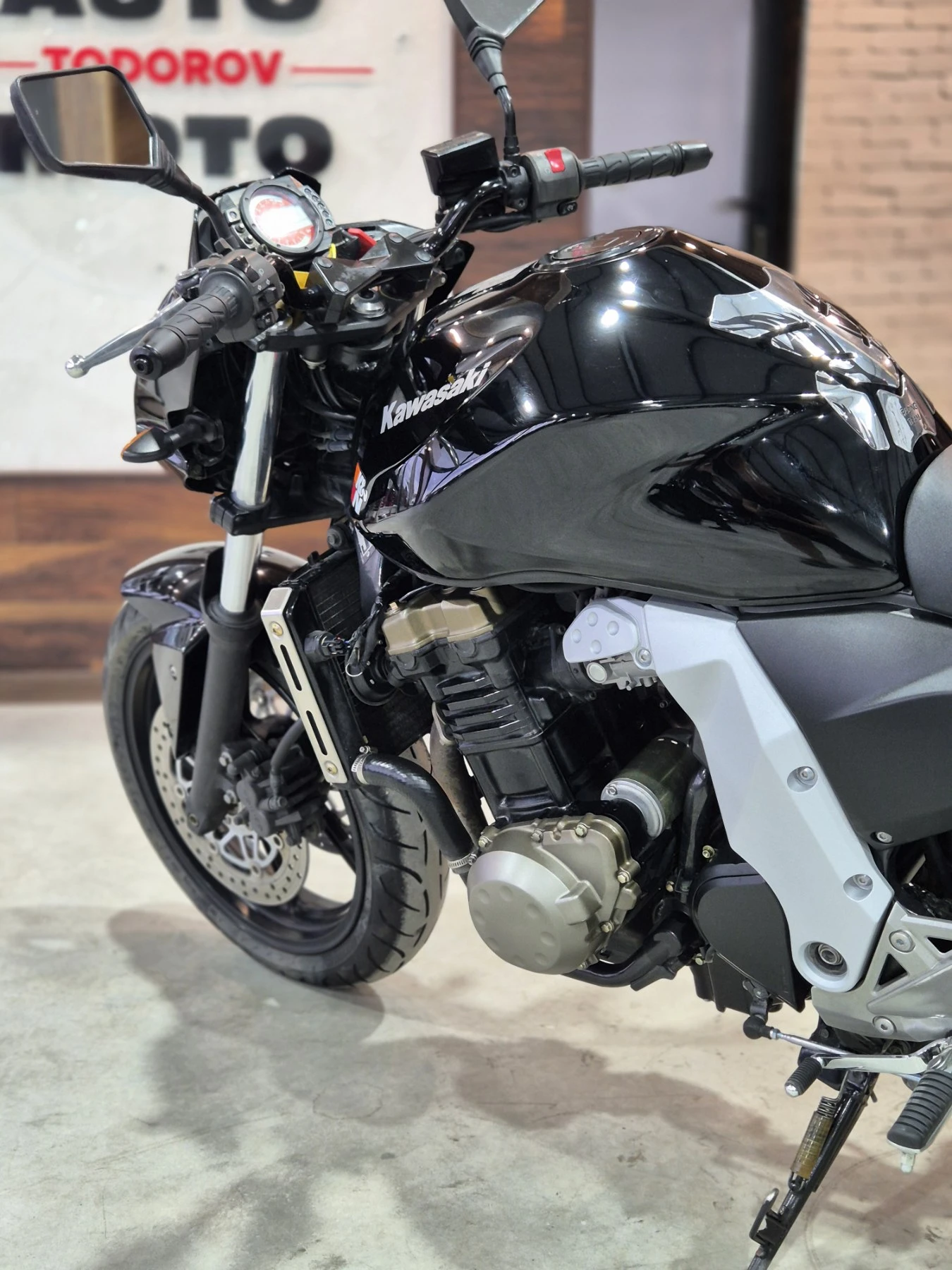 Kawasaki Z 750 Нов внос от ШВЕЙЦАРИЯ!!!, снимка 11 - Мотоциклети и мототехника - 54754113