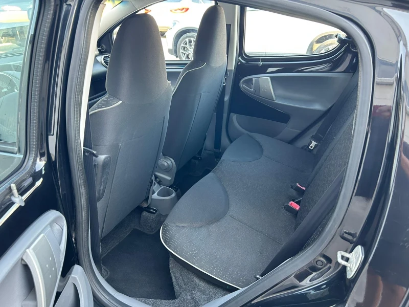 Peugeot 107 1.0i 130000km* Facelift* UNIKAT* , снимка 8 - Автомобили и джипове - 31335924