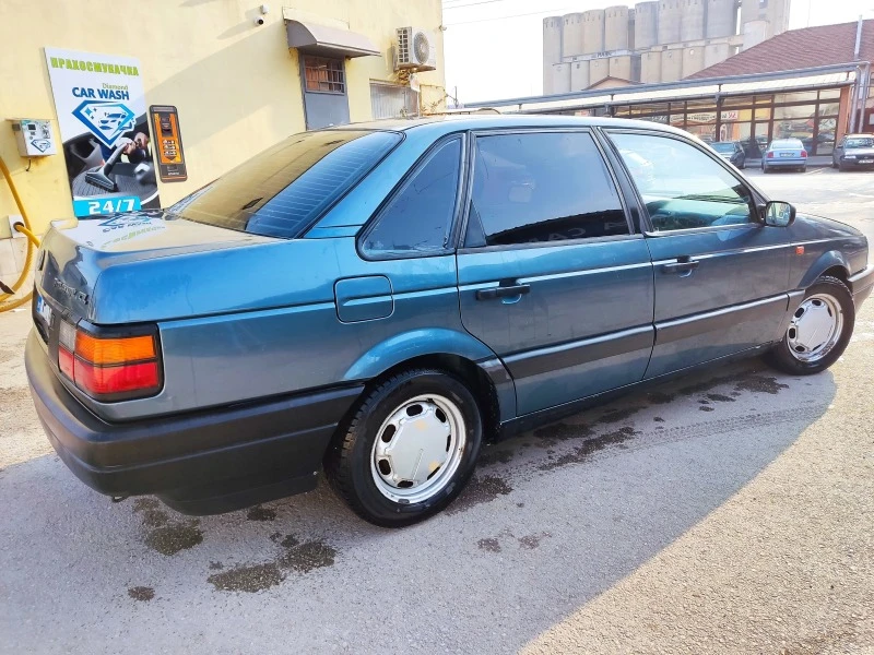 VW Passat 1.8, снимка 1 - Автомобили и джипове - 47310152