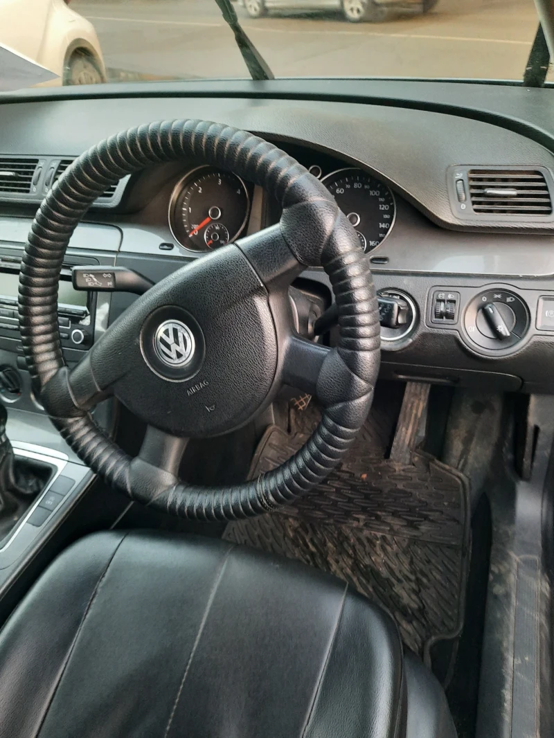 VW Passat, снимка 6 - Автомобили и джипове - 48620792