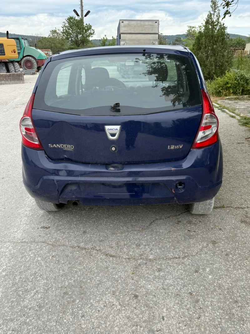 Dacia Sandero 1.2i 16v ръчка, снимка 3 - Автомобили и джипове - 50212434