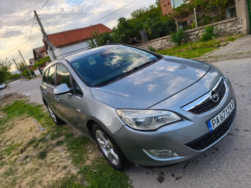 Opel Astra J, снимка 3 - Автомобили и джипове - 51369324