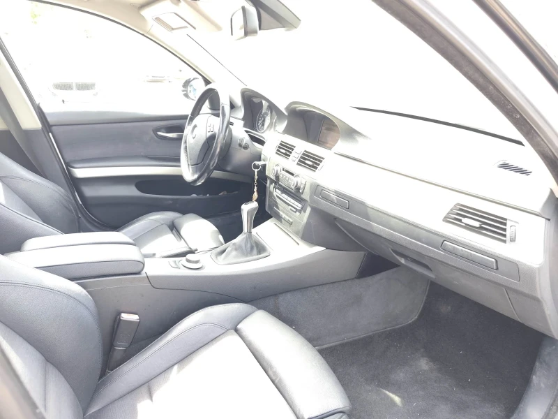 BMW 325 Xi, снимка 9 - Автомобили и джипове - 51952540