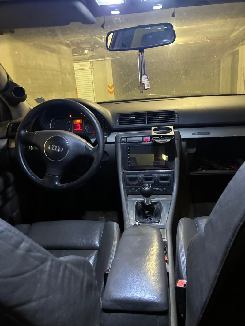 Audi A4 1.8t, снимка 10 - Автомобили и джипове - 52837268