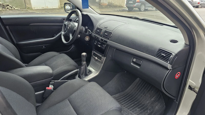 Toyota Avensis 1.8, снимка 9 - Автомобили и джипове - 52907789