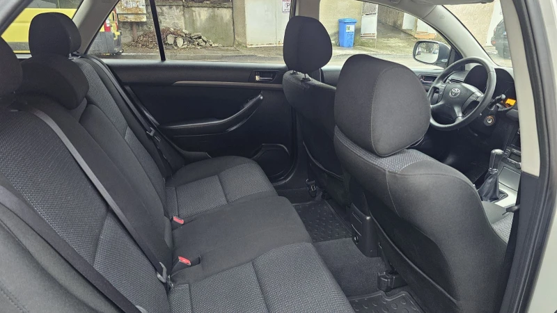 Toyota Avensis 1.8, снимка 11 - Автомобили и джипове - 52907789