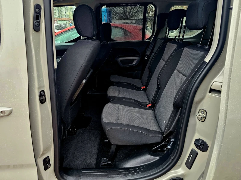 Toyota Proace City 1.2i TURBO/BENZIN/LUXURI, снимка 11 - Автомобили и джипове - 53500935