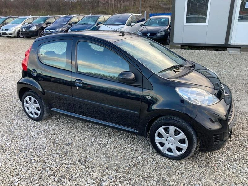 Peugeot 107 130000km, Facelift, UNIKAT, снимка 14 - Автомобили и джипове - 31335924