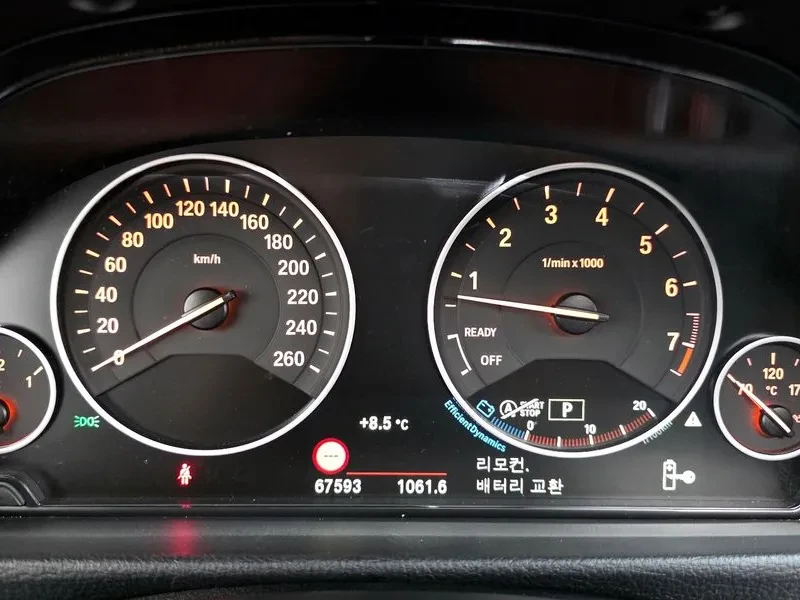 BMW 320 i, снимка 8 - Автомобили и джипове - 54592484