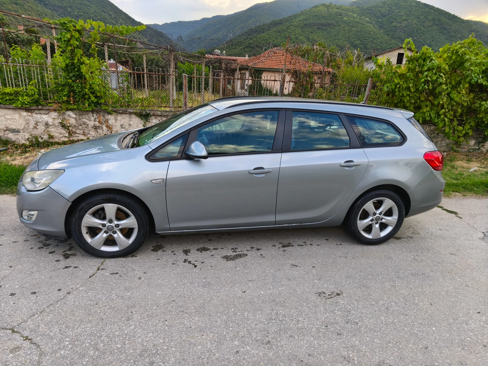 Opel Astra J - изображение 5
