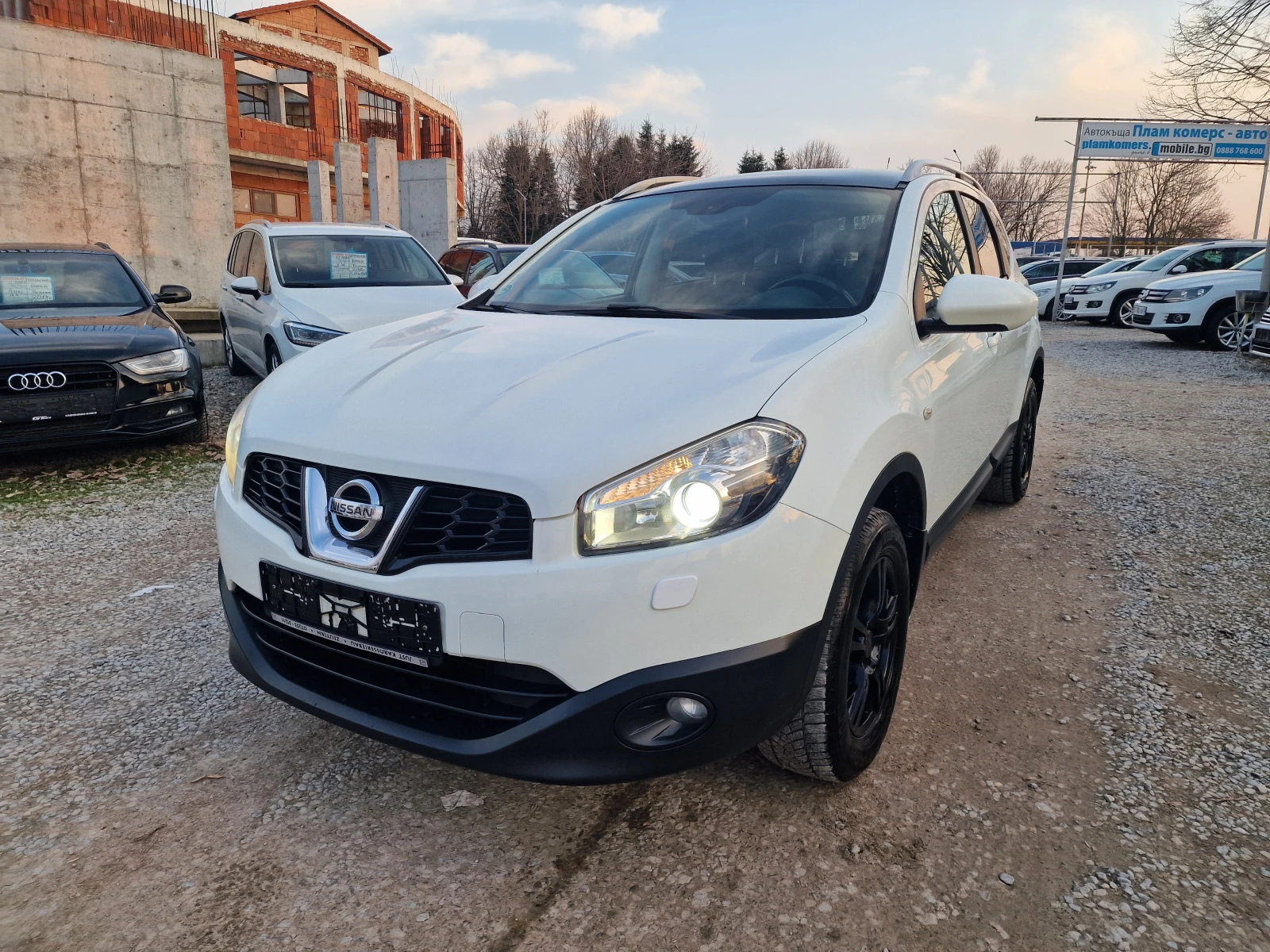 Nissan Qashqai 1.5DCI-110k.s--PANORAMA-XENON-NAVI-6+ 1-KEYLES GO
