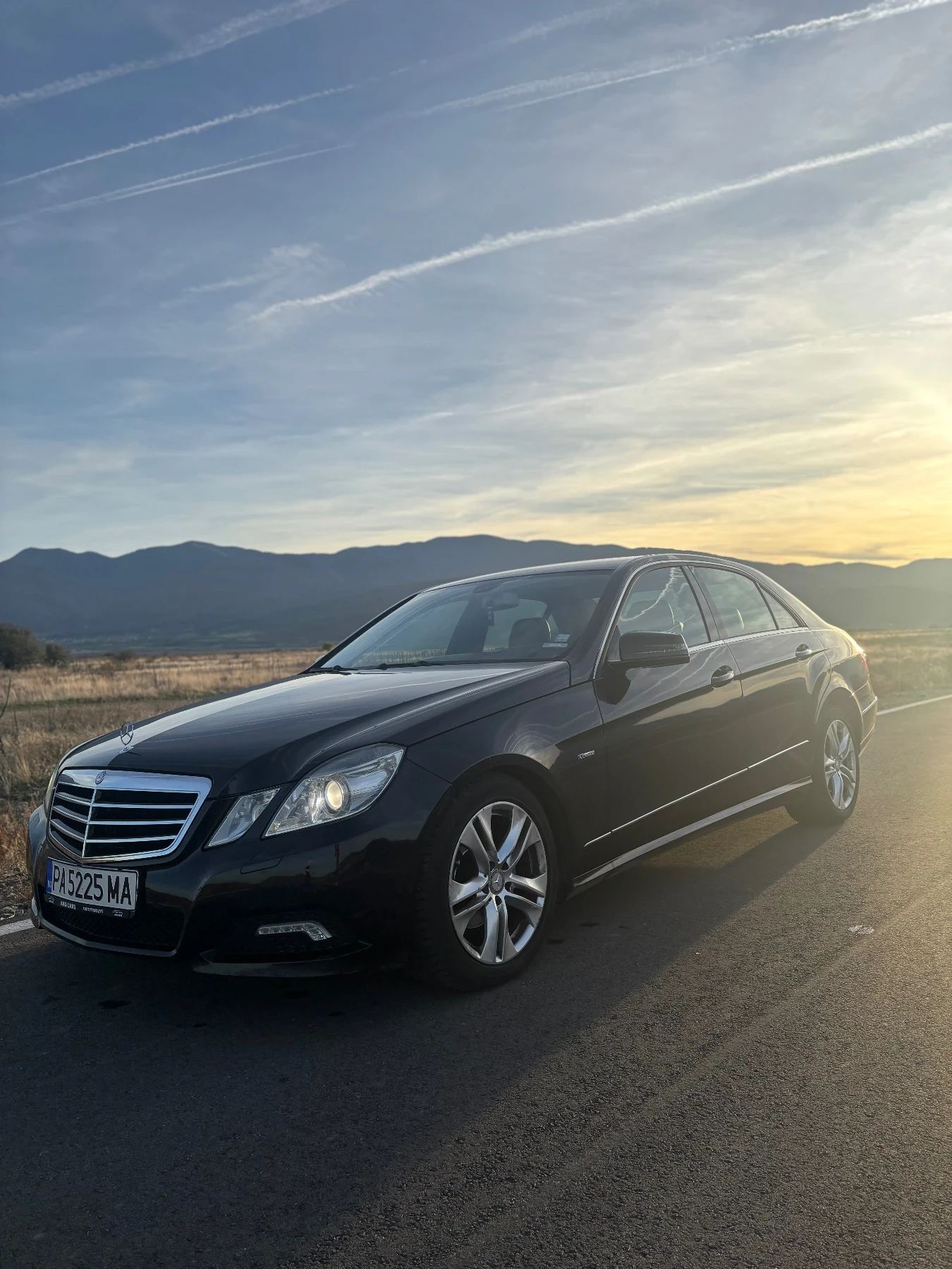 Mercedes-Benz E 220, снимка 4 - Автомобили и джипове - 53913445