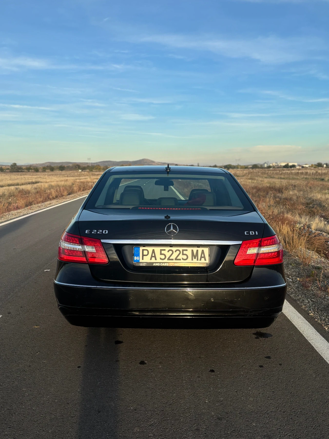Mercedes-Benz E 220, снимка 6 - Автомобили и джипове - 53913445