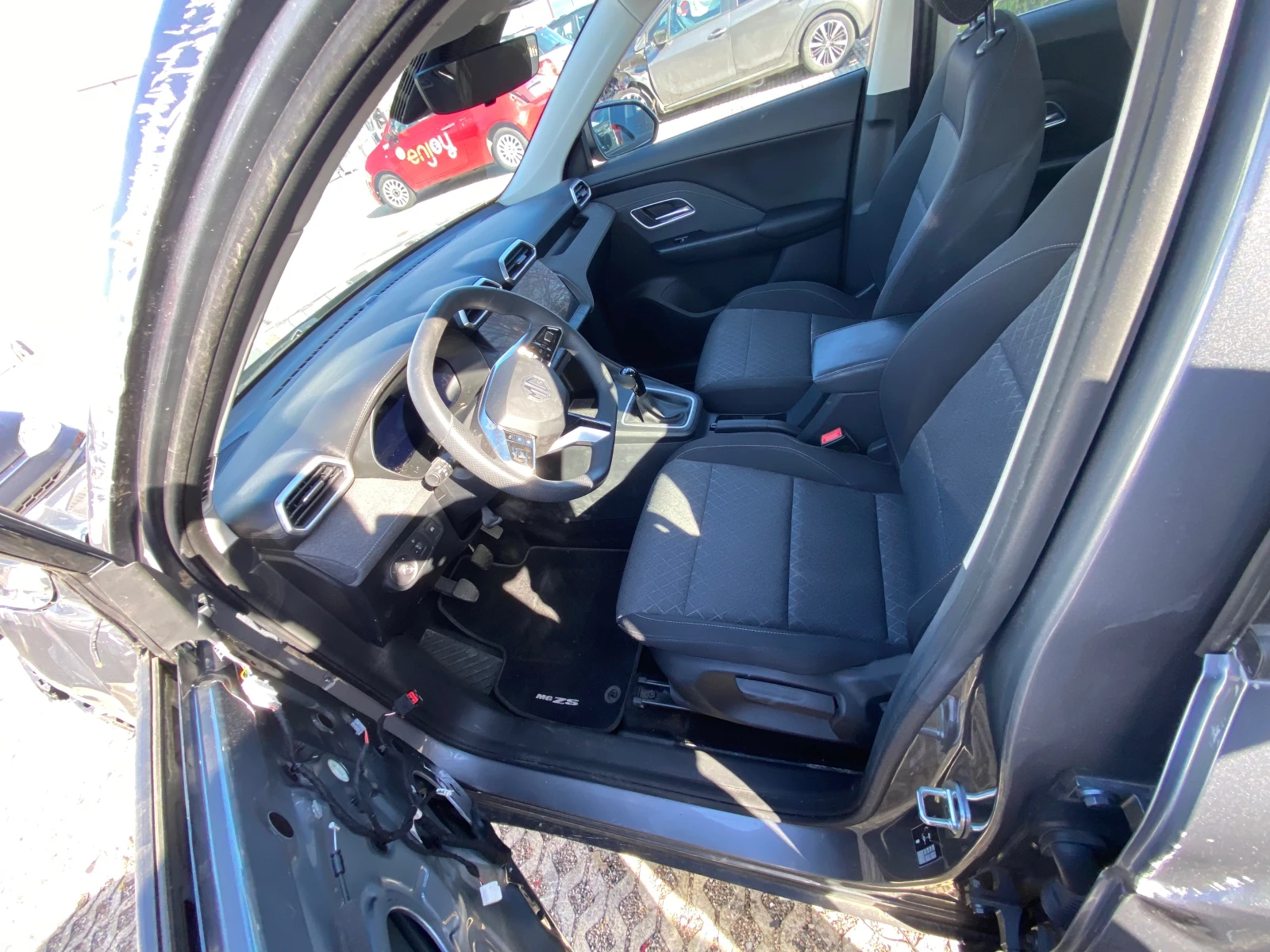 Mg Zs 1.5i 5700kм , снимка 7 - Автомобили и джипове - 54066128