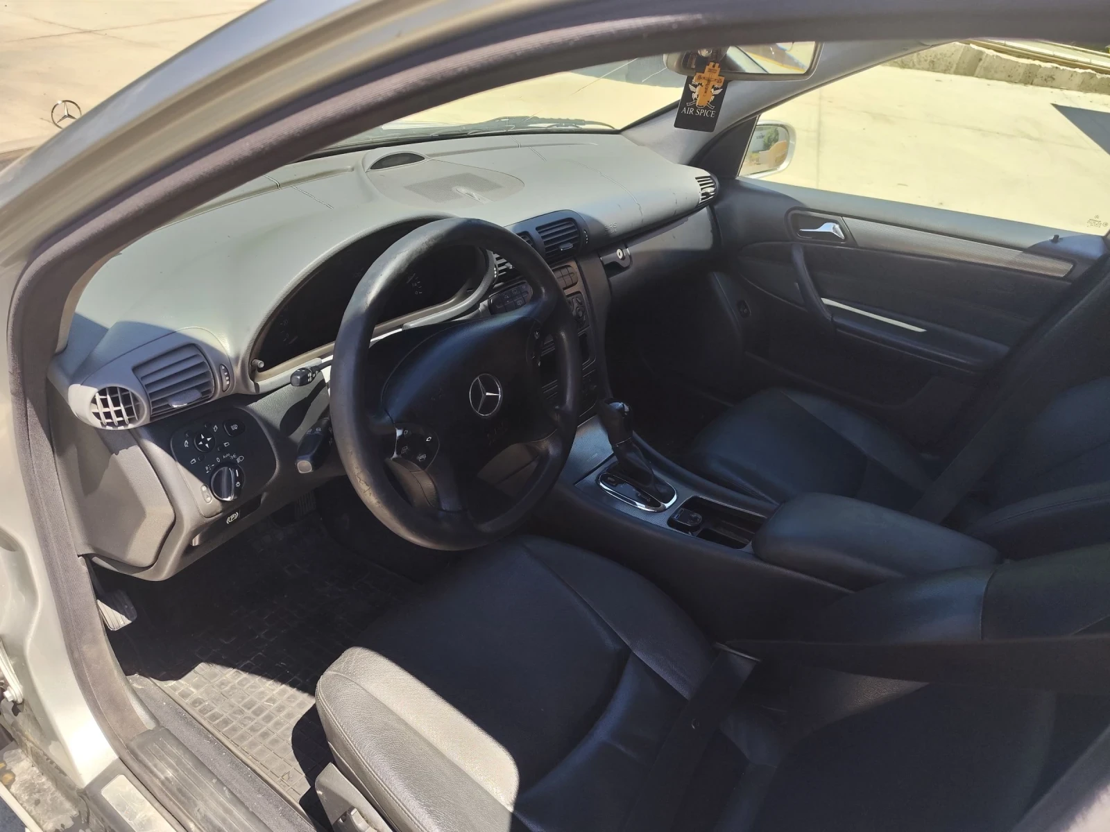 Mercedes-Benz C 220, снимка 5 - Автомобили и джипове - 54411090