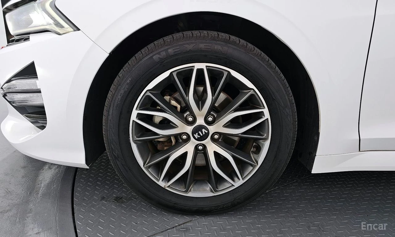 Kia K5 2.0 Trendy* ПОДГРЕВ* КАМЕРА* KEYLESS* КРАЙНА ЦЕНА*, снимка 5 - Автомобили и джипове - 54497478