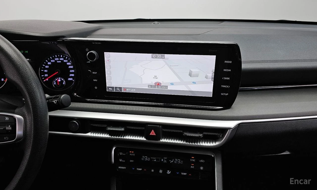 Kia K5 2.0 Trendy* ПОДГРЕВ* КАМЕРА* KEYLESS* КРАЙНА ЦЕНА*, снимка 11 - Автомобили и джипове - 54497478