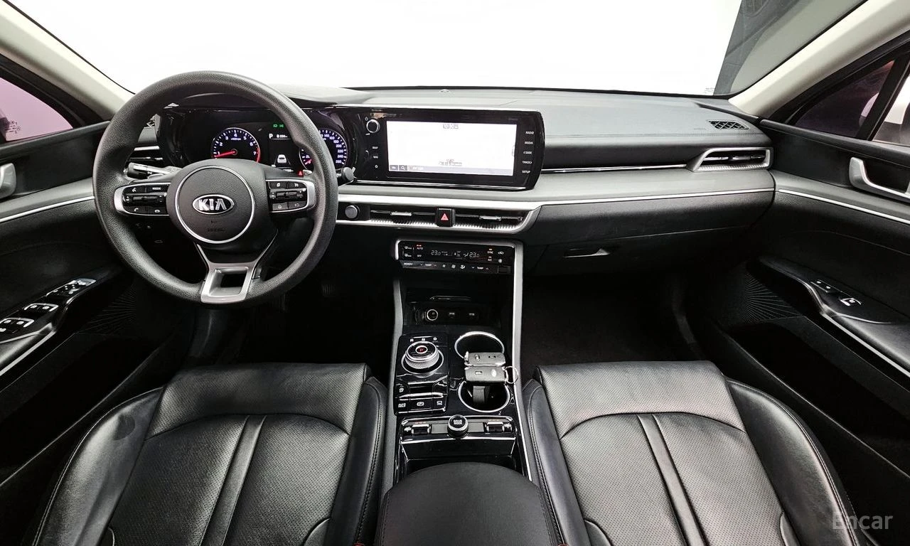 Kia K5 2.0 Trendy* ПОДГРЕВ* КАМЕРА* KEYLESS* КРАЙНА ЦЕНА*, снимка 8 - Автомобили и джипове - 54497478