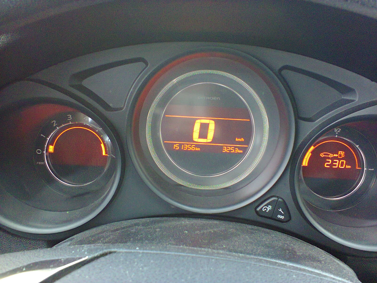 Citroen C4 1.4 i - EURO 5, снимка 16 - Автомобили и джипове - 54718539
