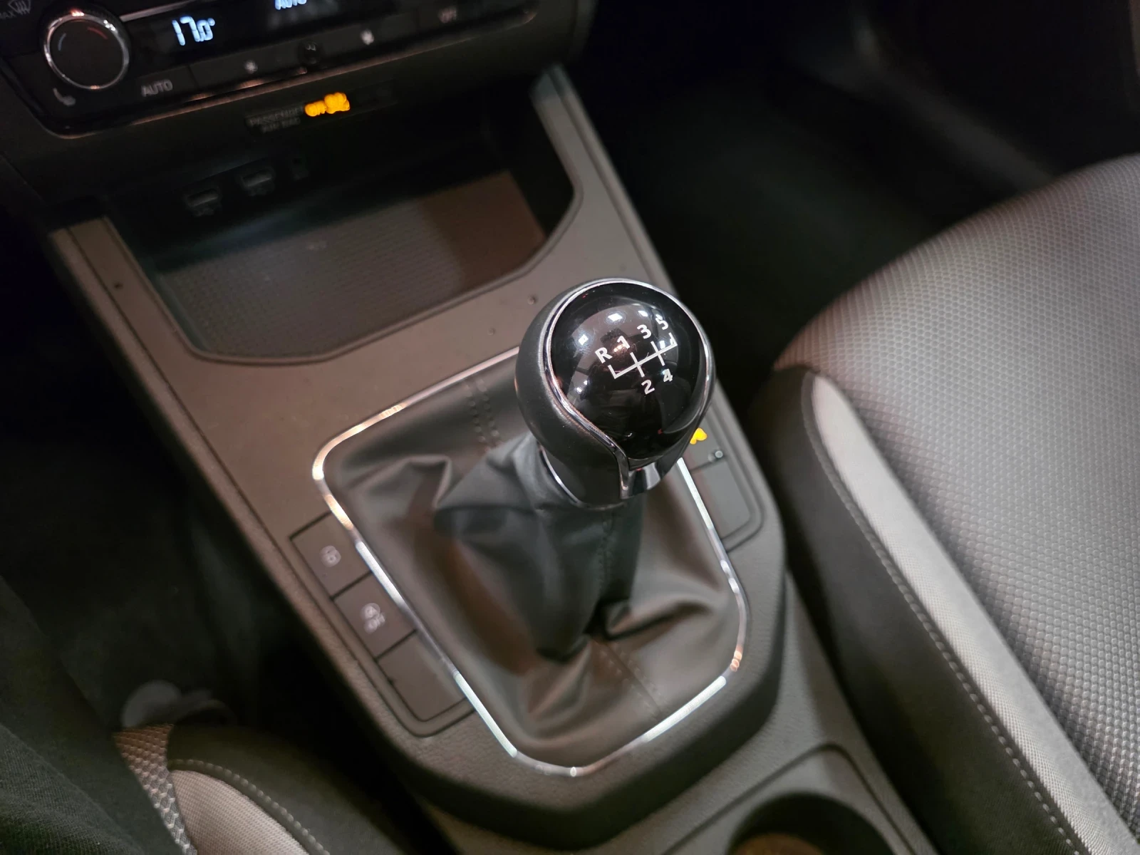Seat Ibiza 1.0 TSI | CNG заводски метан | 101000км, снимка 12 - Автомобили и джипове - 54745500