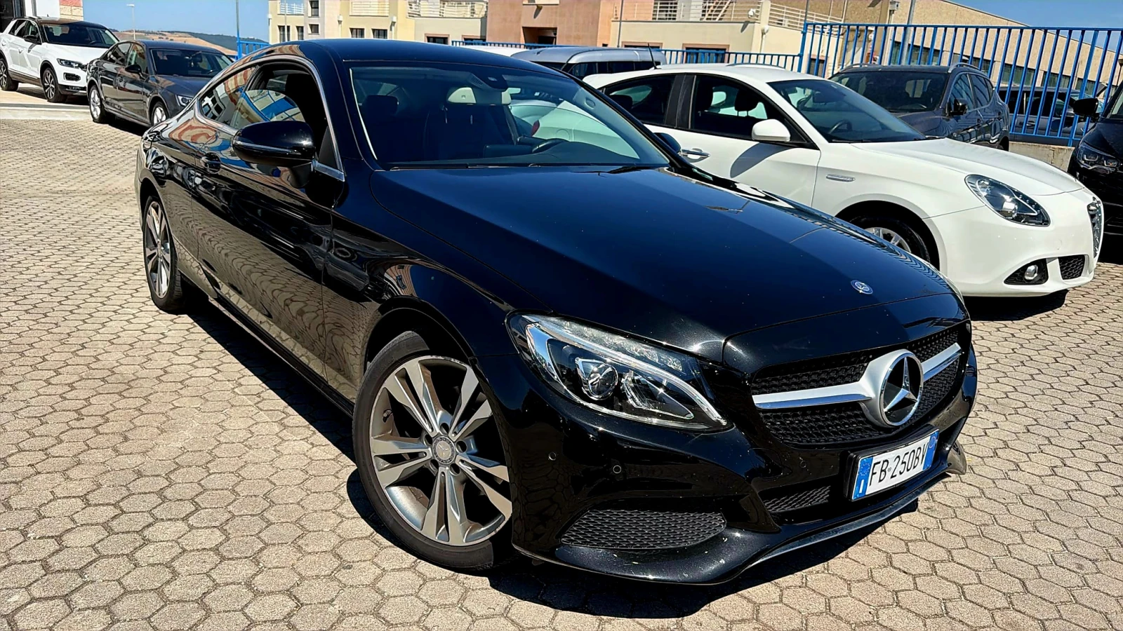 Mercedes-Benz C 220 COUPE, снимка 2 - Автомобили и джипове - 54963963
