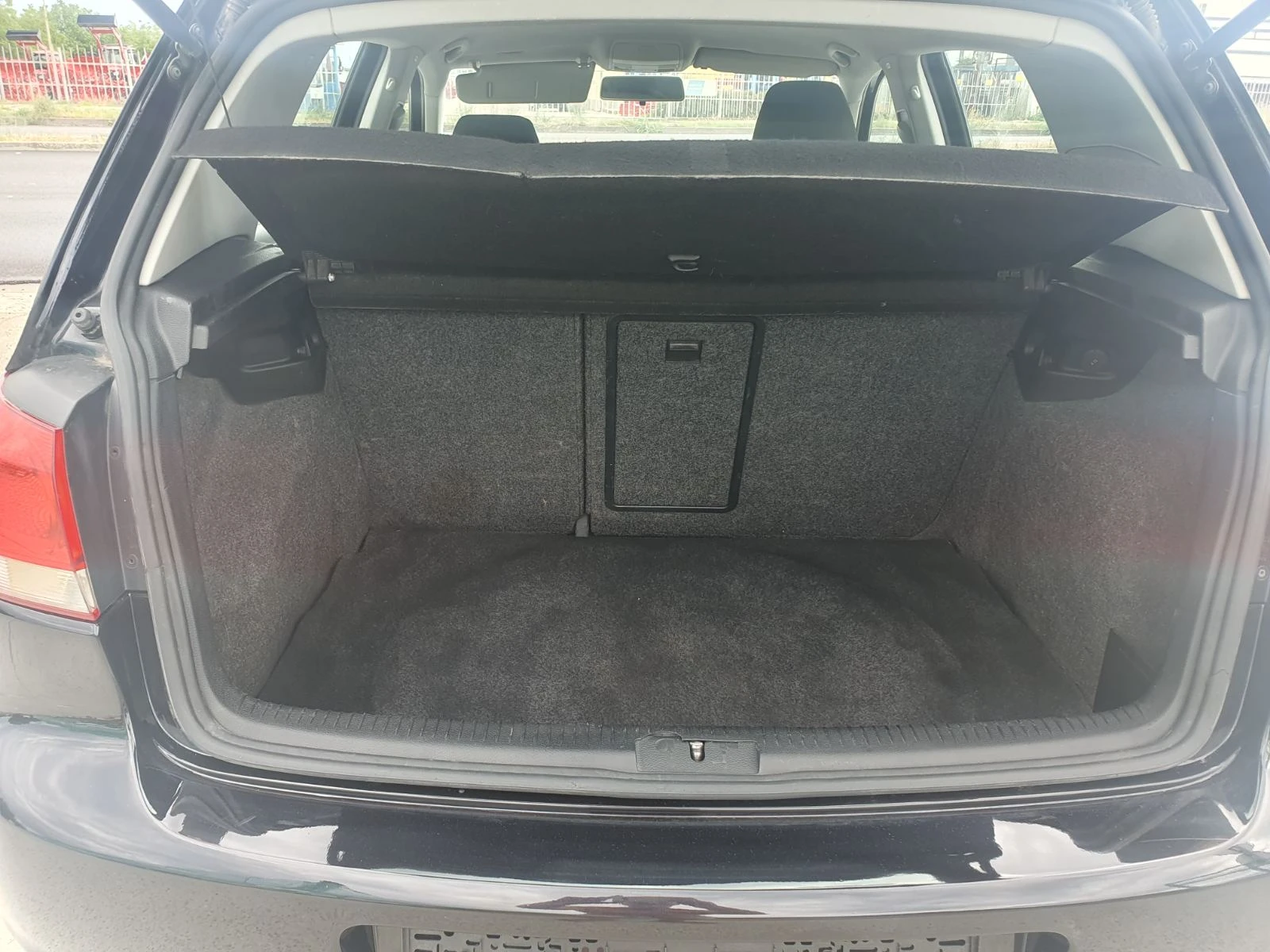 VW Golf 1, 6i газ Италия, снимка 7 - Автомобили и джипове - 55173336