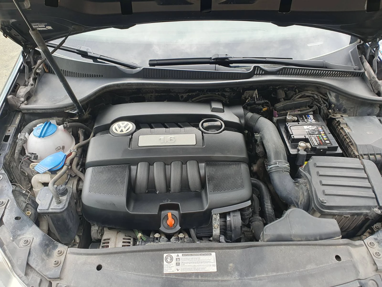 VW Golf 1, 6i газ Италия, снимка 8 - Автомобили и джипове - 55173336