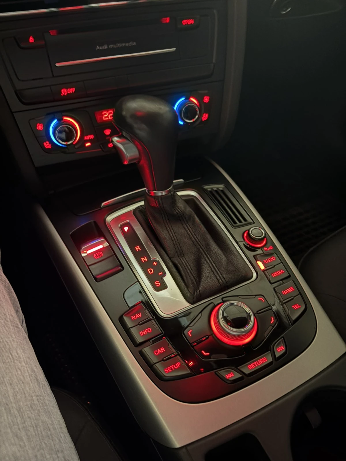 Audi A4, снимка 7 - Автомобили и джипове - 55184815