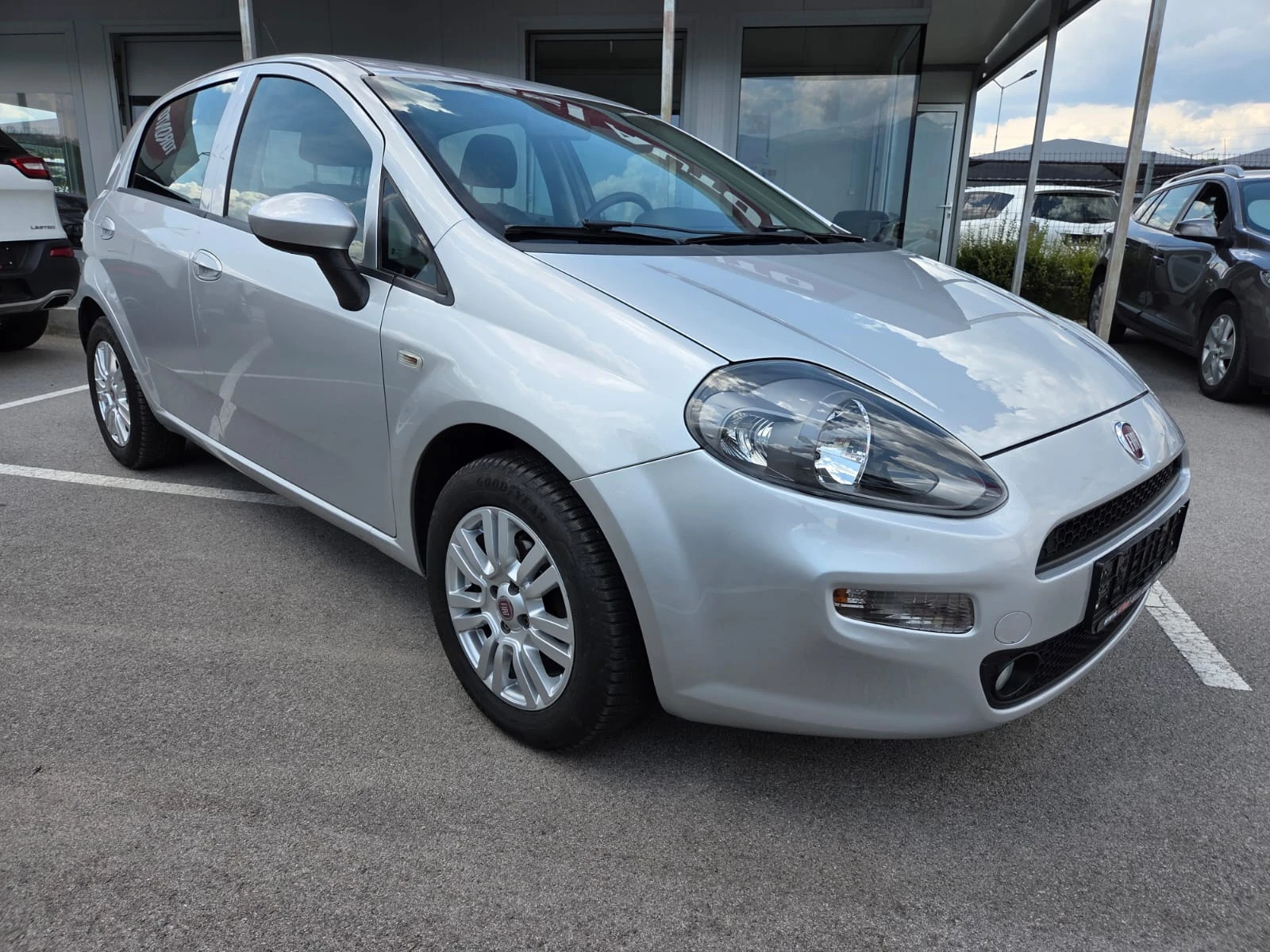 Fiat Punto 1.2, снимка 3 - Автомобили и джипове - 55217379